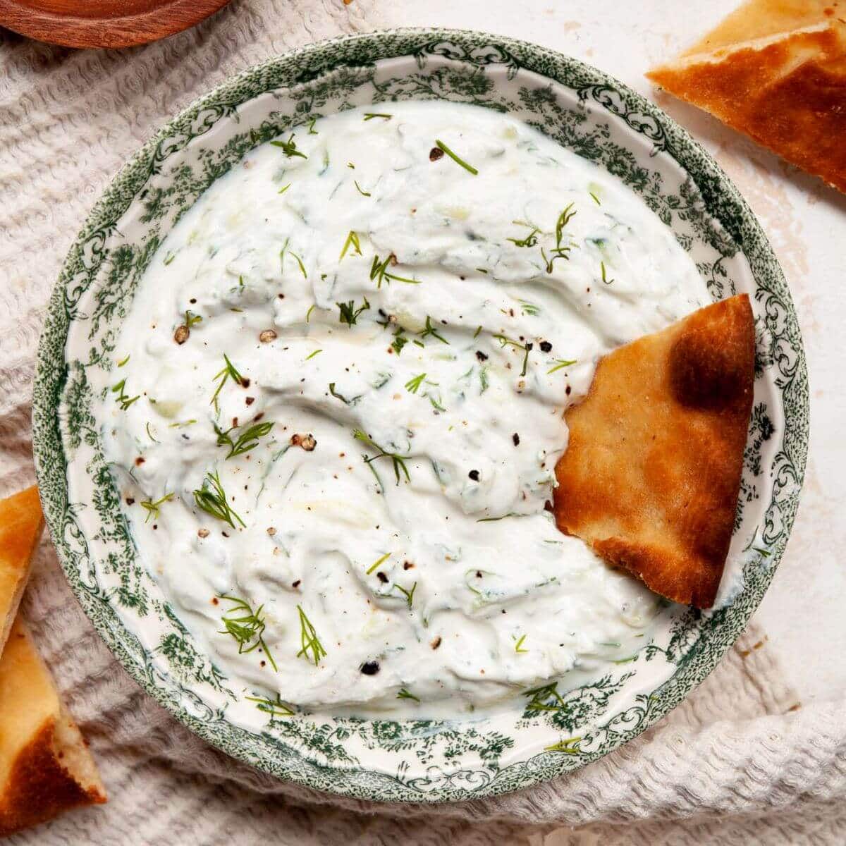 The Simple & Healthy Tzatziki Sauce: A Mediterranean Classic